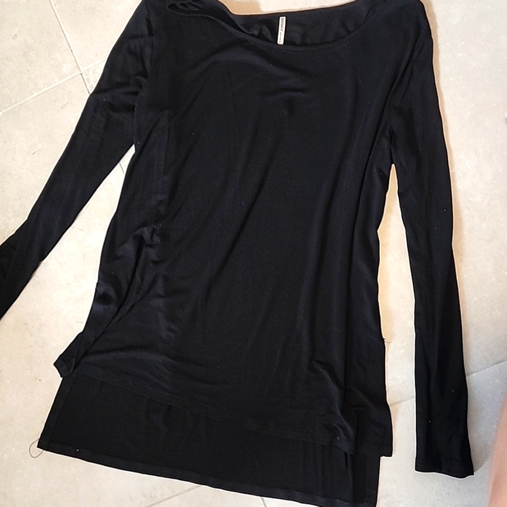 Long-sleeved black top